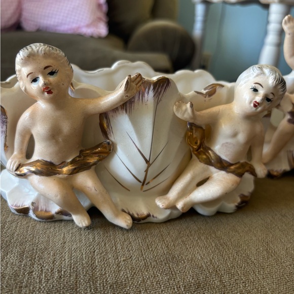 Royal Sealy porcelain cherub console set - Picture 2 of 4